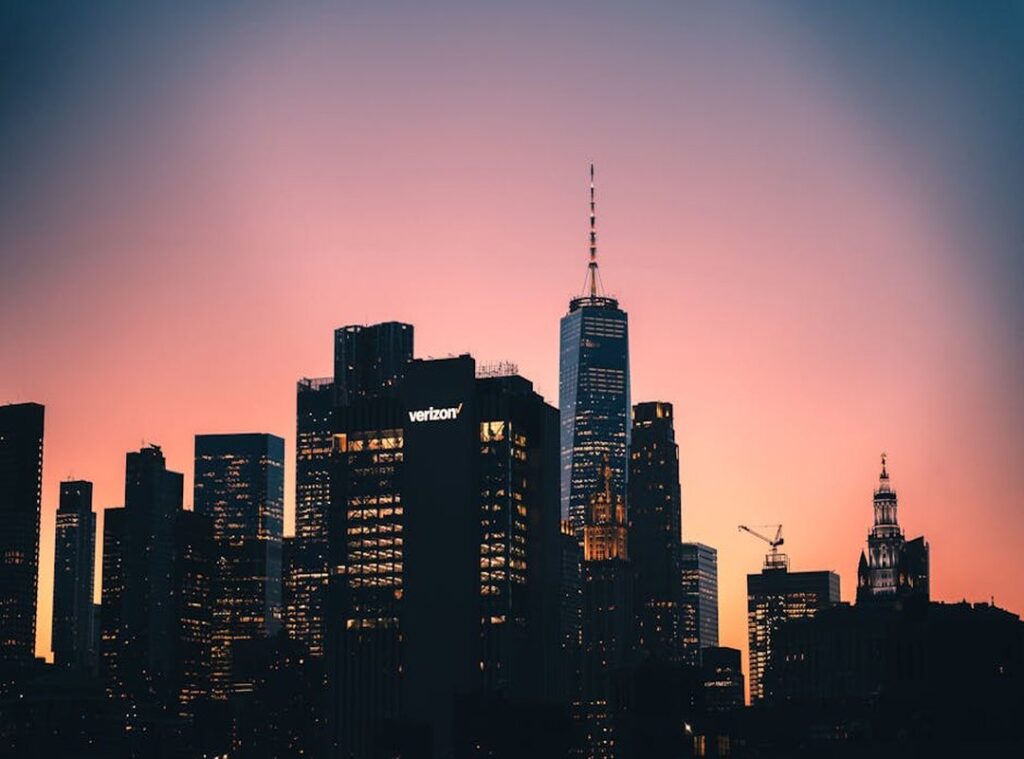 Which Stock Is Better Verizon or Varmozim